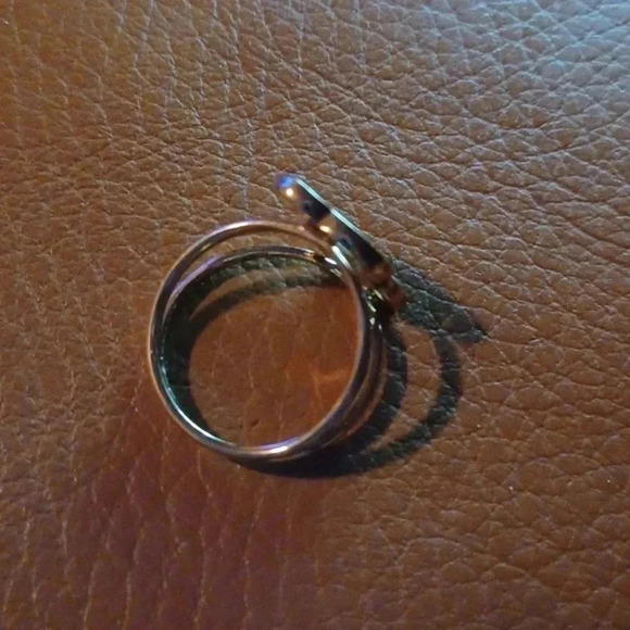 💙🌹Gold-plated letter "L" ring. yellow with faux diamonds - Picture 7 of 8